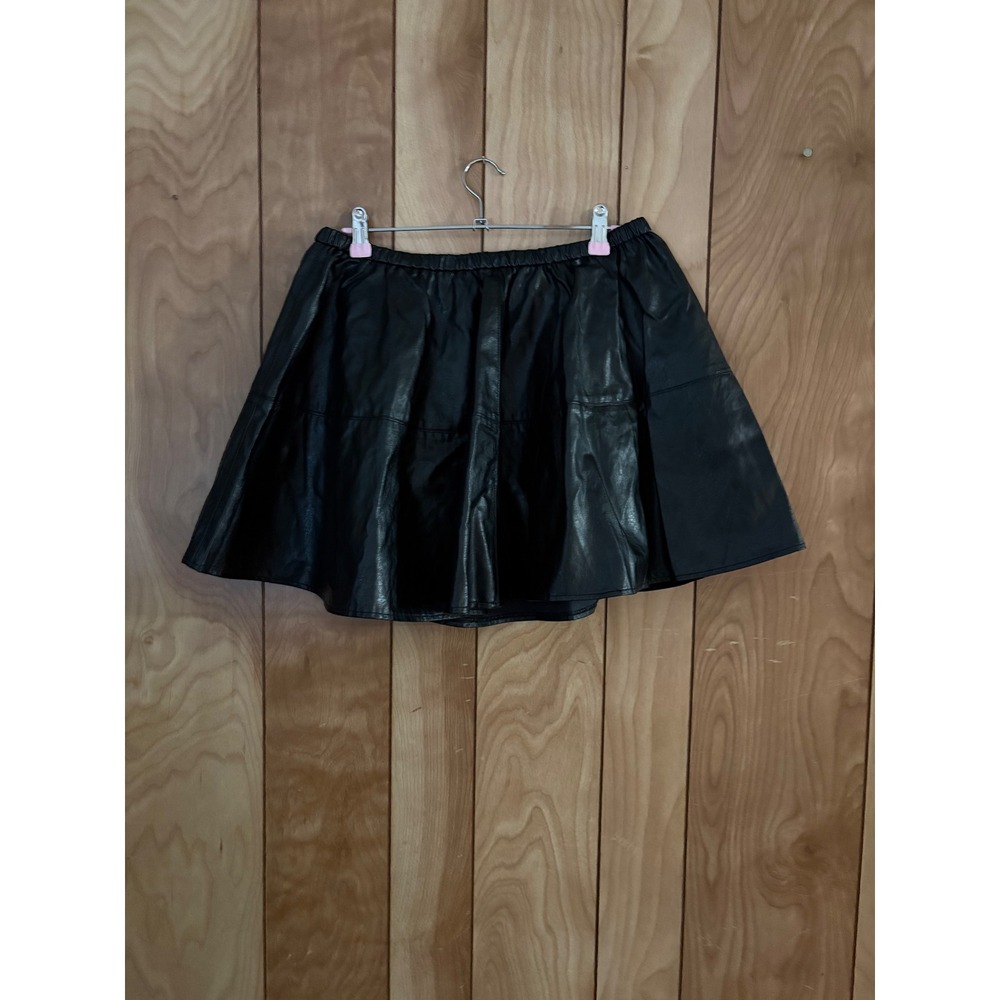 H&M Divided Black Faux Leather Mini Skirt Elastic Waist Flared 1300896 Size M